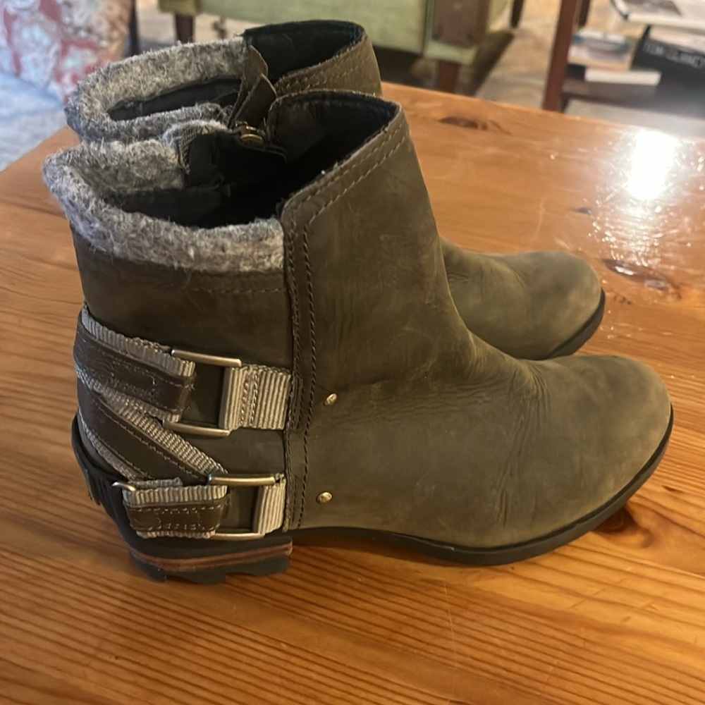 SOREL Lolla Leather Peet moss Ankle Boots Waterproof Block Heels Size 7.5 - Picture 2 of 14
